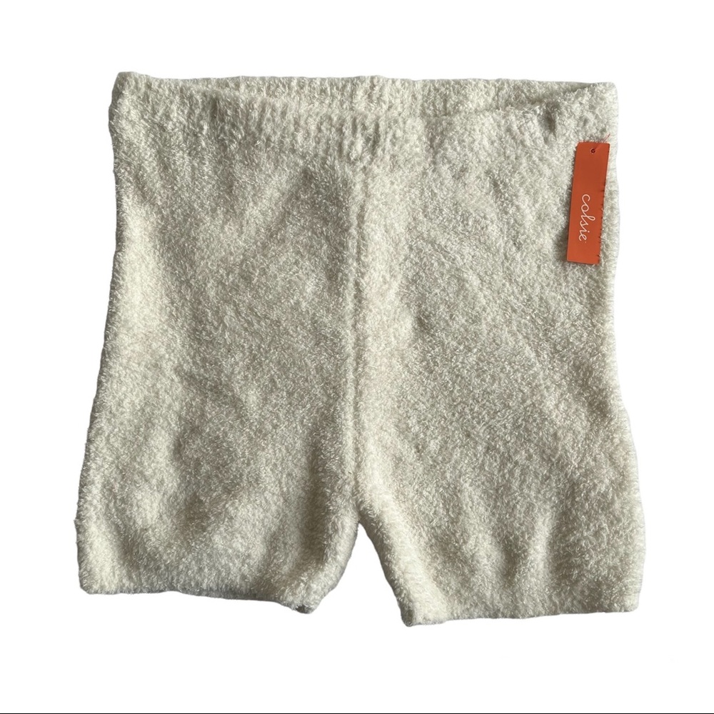 Colsie Cream Terry Knit Women’s Shorts. Size L. NWT